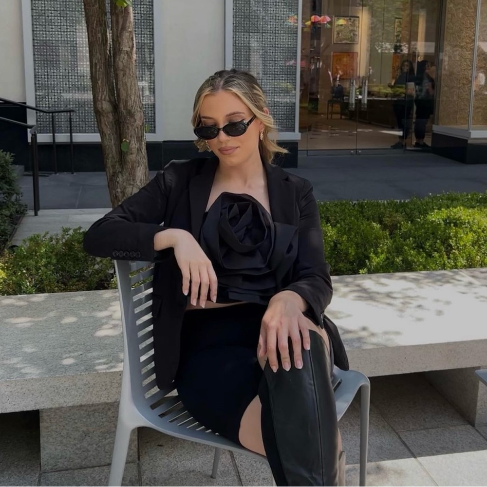 3D Floral Front Strap Top from Saturday Club ✨ worn once for photos!